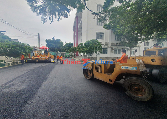 Báo giá thi công thảm bê tông nhựa nóng quận 7 Báo giá thi công thảm bê tông nhựa nóng quận 7