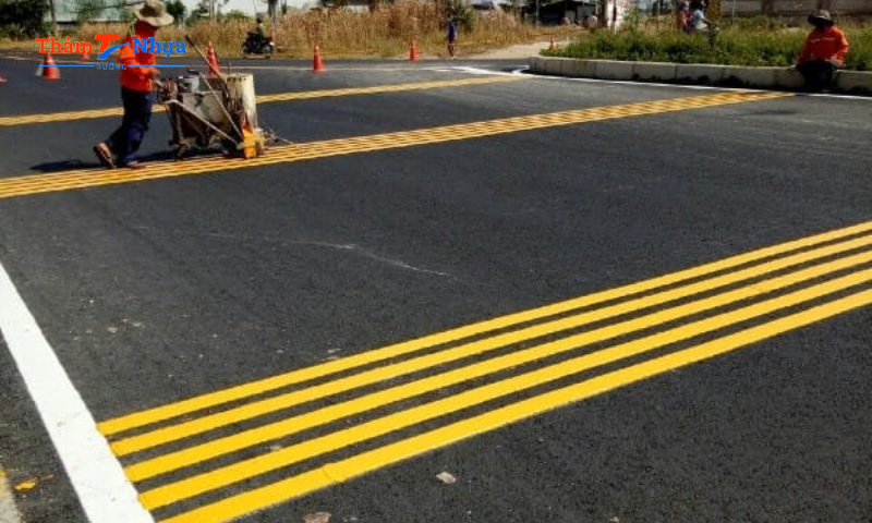 Sơn giao thông phản quang