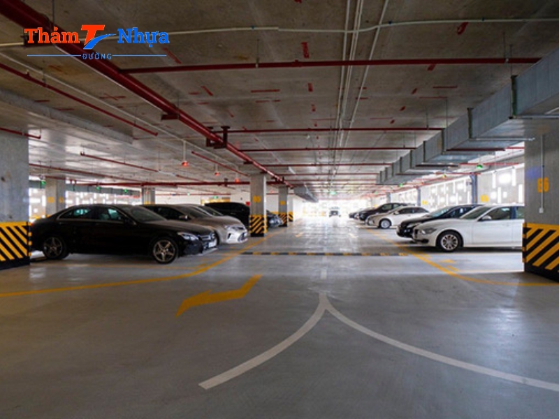 Sơn kẻ vạch bãi đỗ xe