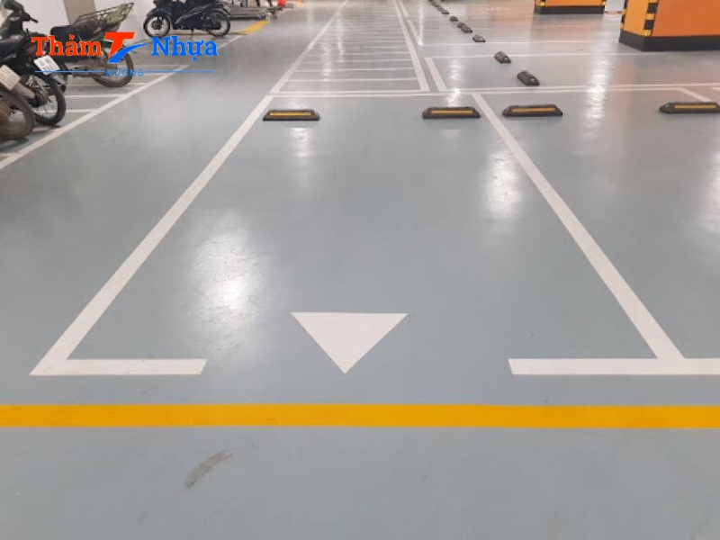 Sơn kẻ vạch bãi đỗ xe