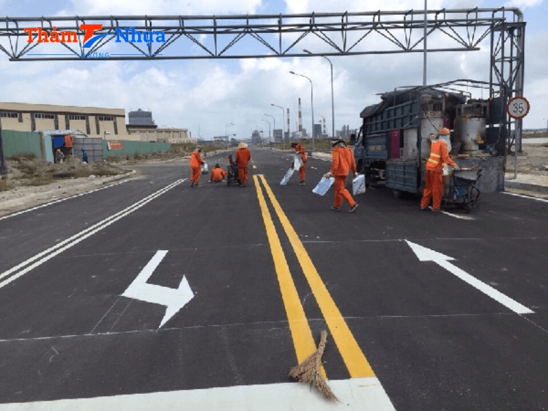 thi công sơn kẻ vạch